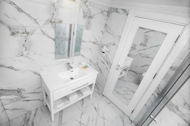 Deluxe Custom Room Jacuzzi Room