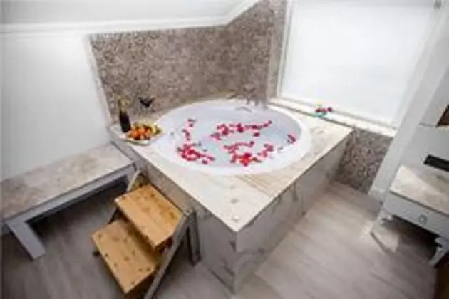 Deluxe Jakuzili Balayı Odası