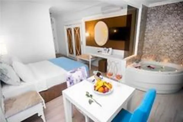 Deluxe Jakuzili Balayı Odası
