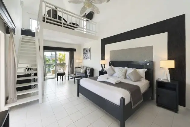 Honeymoon Suite