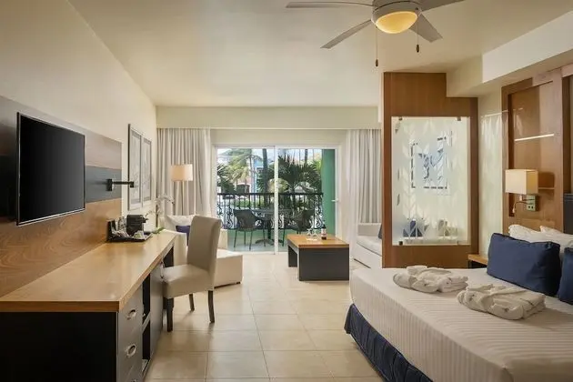 Privilege Junior Suite Vista a la Piscina