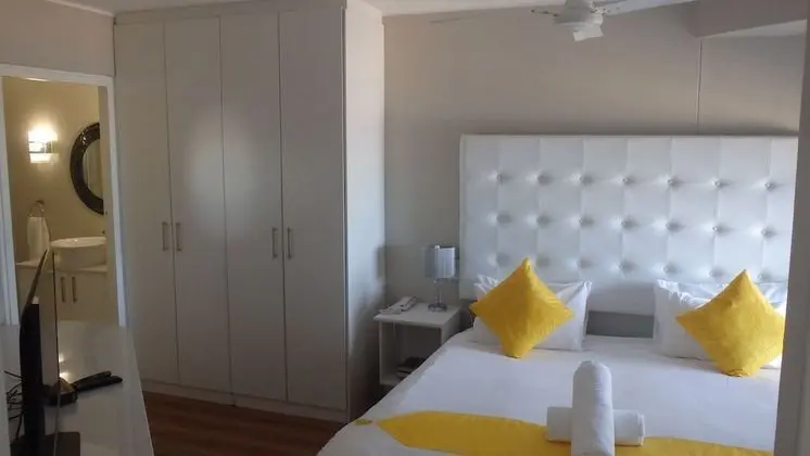 One Bedroom Suite Sea Facing