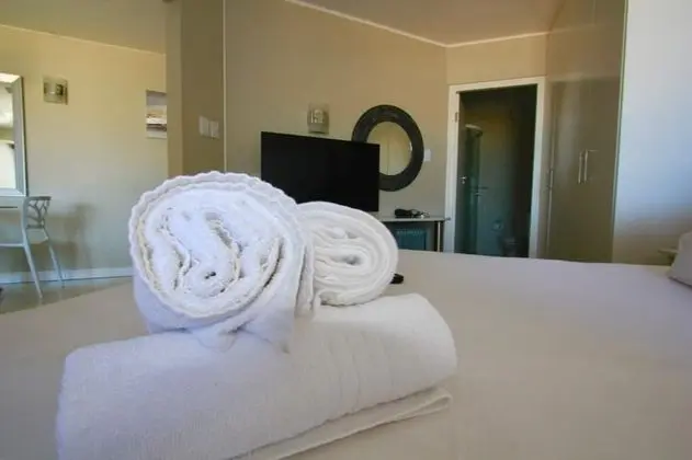 One Bedroom Suite Sea Facing