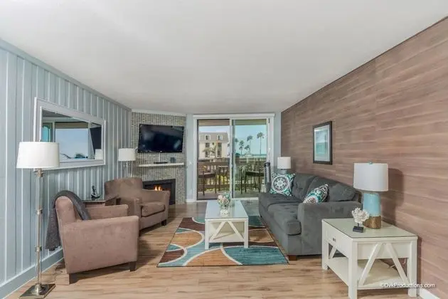 Ev, 1 En Büyük (King) Boy Yatak ve Çekyat (Ocean Breeze Retreat)