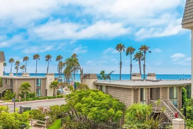 Ev, 1 En Büyük (King) Boy Yatak ve Çekyat (Ocean Breeze Retreat)
