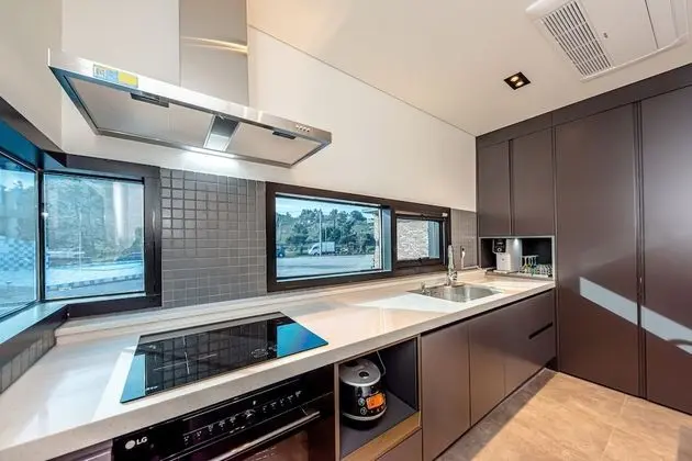 Luxury Villa (Reserve for warm pool use after the booking, early sold-out expected)