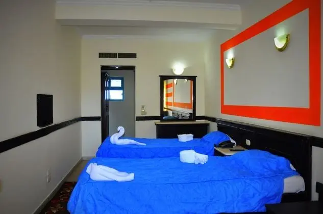 Senior Tek Büyük Yataklı Oda, Havuz Manzaralı