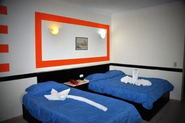 Senior Tek Kişilik Oda, Havuz Manzaralı