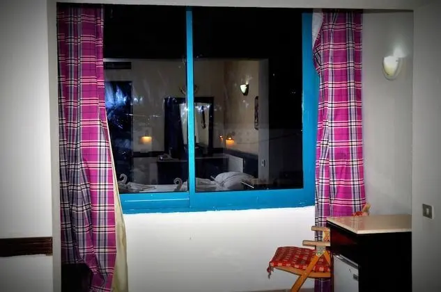 Senior Tek Kişilik Oda, Havuz Manzaralı