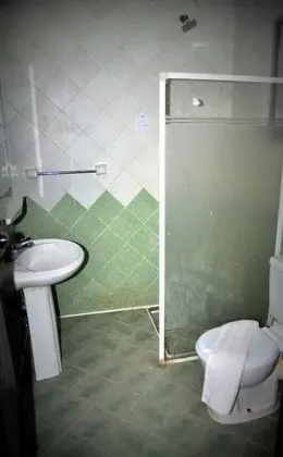 Senior Üç Kişilik Oda, Havuz Manzaralı
