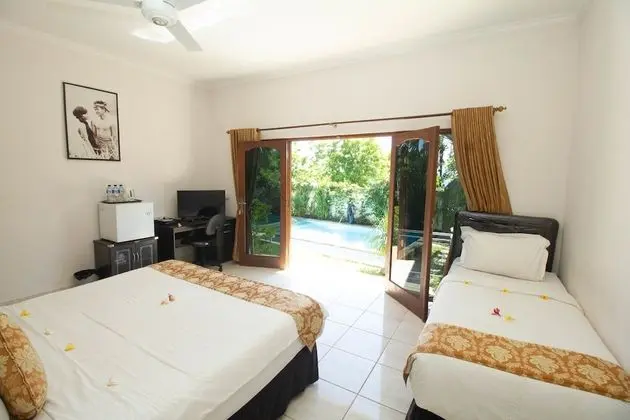 Deluxe Lower Double Villa Room with Bath