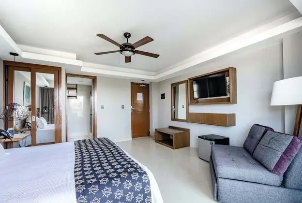 Standard Room, 1 king Bed Lagoon View