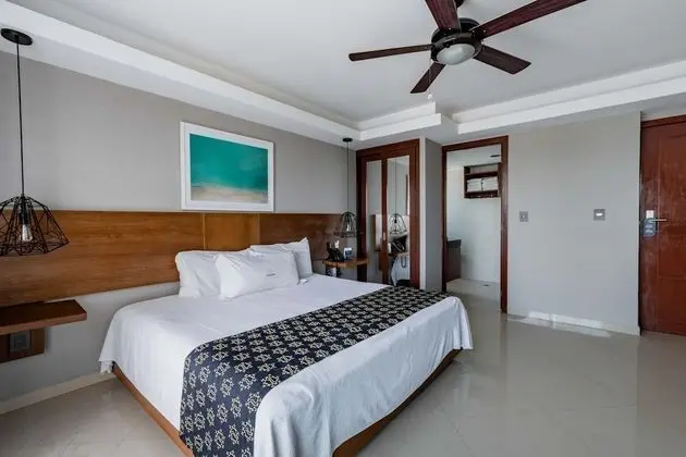 Standard Room, 1 king Bed Lagoon View
