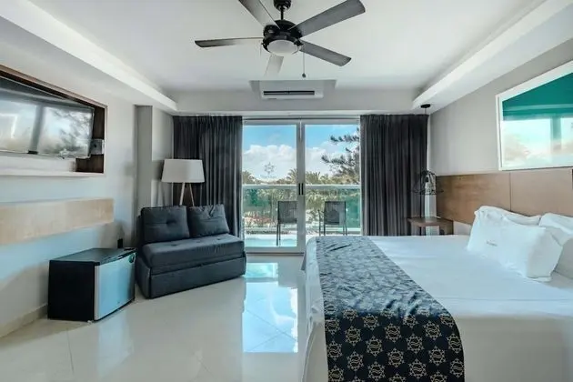 Standard Room, 1 king Bed Lagoon View