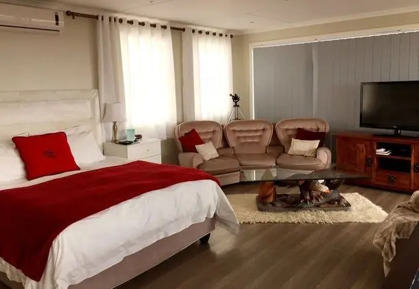 Honeymoon Tek Büyük Yataklı Oda