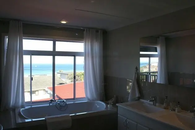 Honeymoon Tek Büyük Yataklı Oda