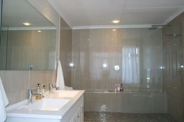 Honeymoon Tek Büyük Yataklı Oda