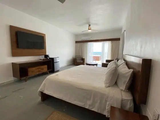 Suite Oceanfront King