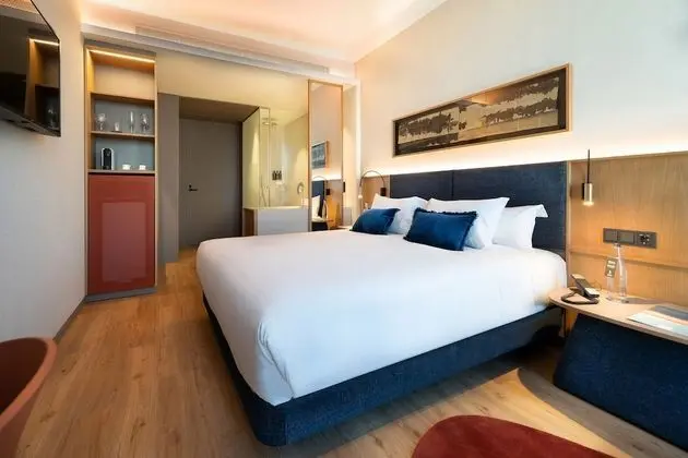 Superior Tek Büyük Yataklı Oda, Avlu Manzaralı