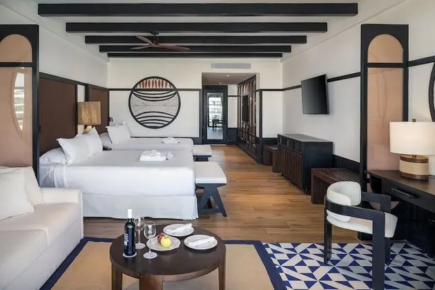 Privilege Swim Up Junior Suite