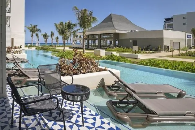 Privilege Swim Up Junior Suite