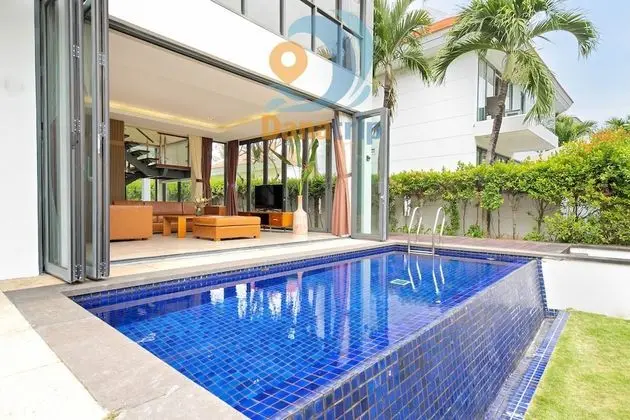 3BR Ocean Villa Close to the beach
