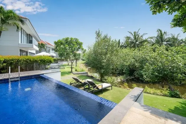 3BR Ocean Villa Close to the beach