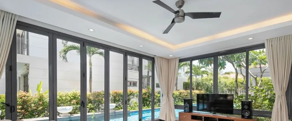 Deluxe 4BR L-shape pool villa