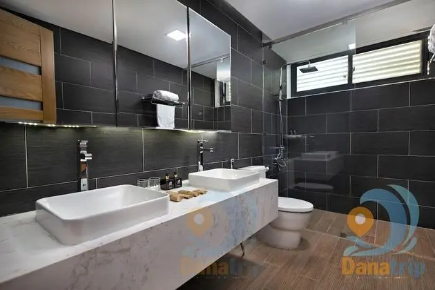 Deluxe 4BR L-shape pool villa