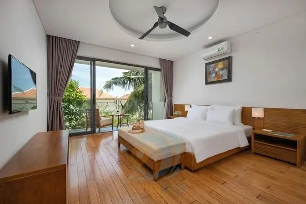 Deluxe 4BR L-shape pool villa