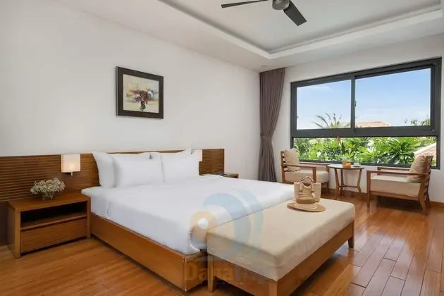 Deluxe 4BR L-shape pool villa