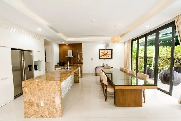 Deluxe 4BR L-shape pool villa