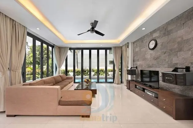 Deluxe 4BR L-shape pool villa