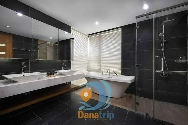 Deluxe 4BR L-shape pool villa