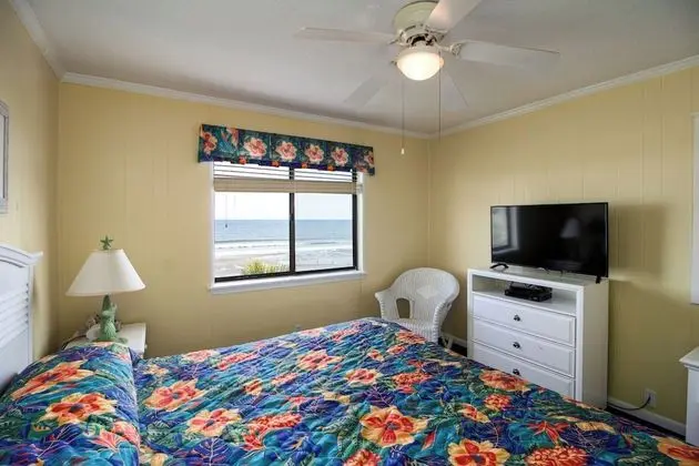2 Bedroom, 2 Bathroom Condo