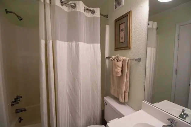 2 Bedroom, 2 Bathroom Condo