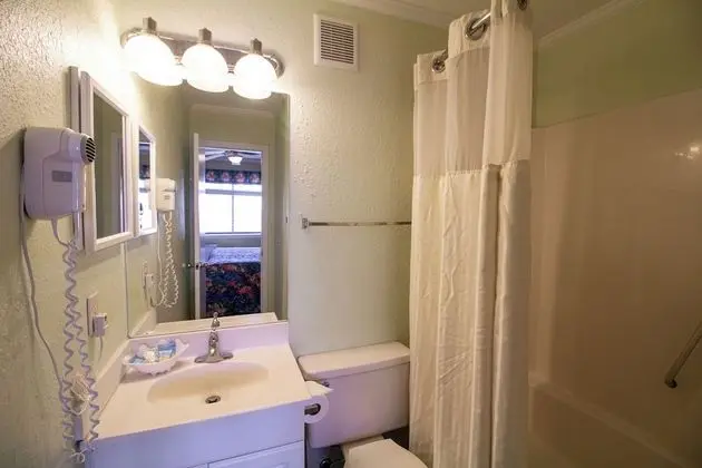 2 Bedroom, 2 Bathroom Condo