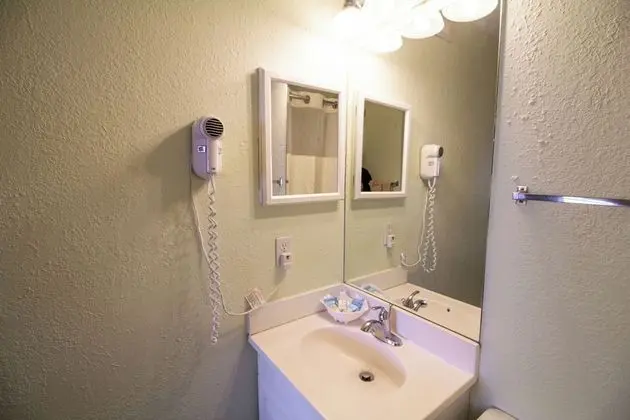2 Bedroom, 2 Bathroom Condo