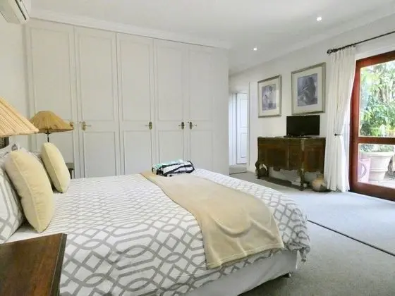 Comfort Tek Büyük Yataklı Oda, 1 Büyük (Queen) Boy Yatak, Banyolu/Duşlu, Avlu Manzaralı