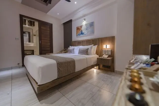 Deluxe Tek Büyük Yataklı Oda
