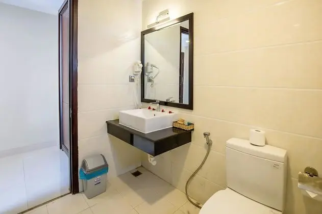 Standard Tek Büyük veya İki Ayrı Yataklı Oda, Şehir Manzaralı