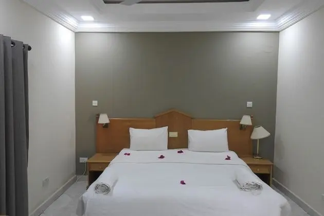 Deluxe Tek Büyük Yataklı Oda, Avlu Manzaralı