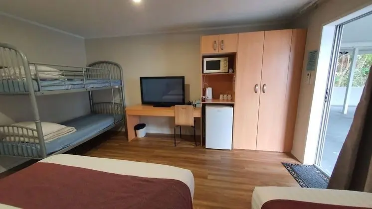 Stüdyo (Quadruple)