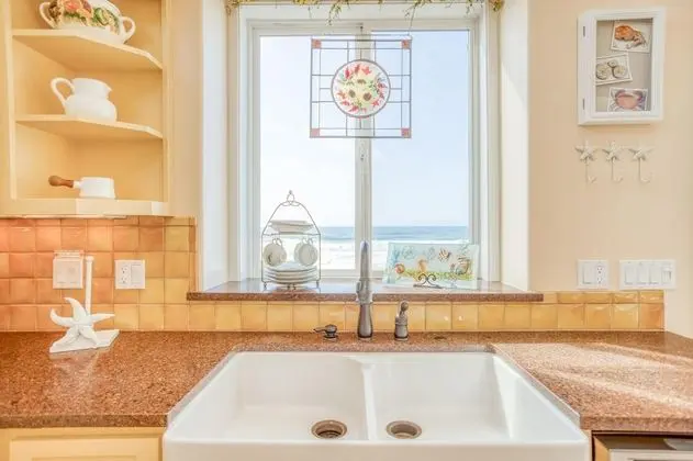 Ev, Birden Çok Yatak (The Ocean Lounge)
