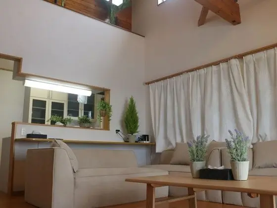 Ev (Private Vacation)