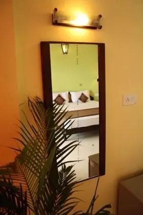 Deluxe Tek Büyük Yataklı Oda ( A/C )