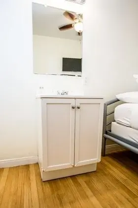 İki Ayrı Yataklı Oda, 2 Tek Kişilik Yatak, Ortak Banyo