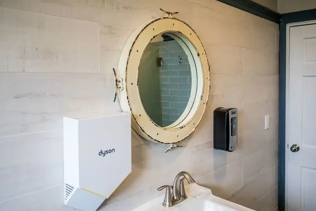 İki Ayrı Yataklı Oda, 2 Tek Kişilik Yatak, Ortak Banyo