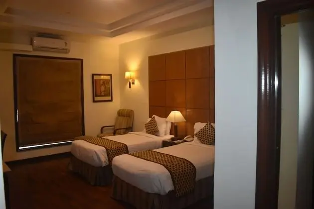 Deluxe Tek Büyük veya İki Ayrı Yataklı Oda, 1 Yatak Odası, Engellilere Uygun, Bahçe Manzaralı