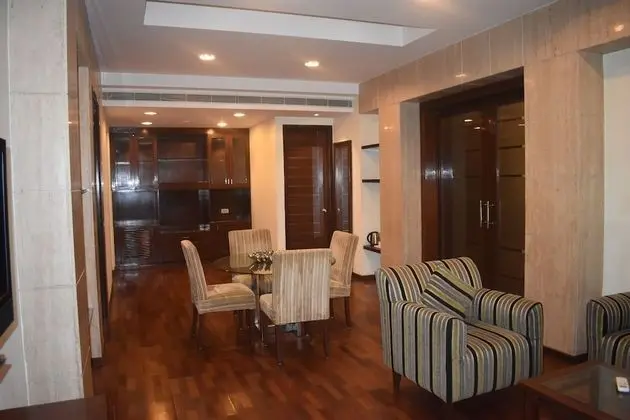 Deluxe Tek Büyük veya İki Ayrı Yataklı Oda, 1 Yatak Odası, Engellilere Uygun, Bahçe Manzaralı